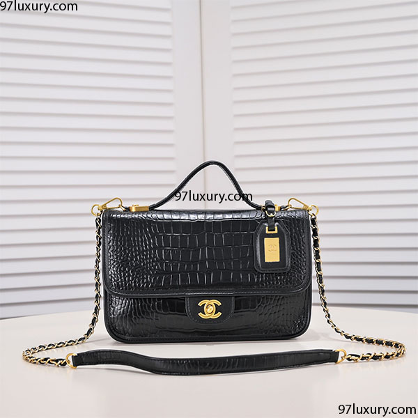 Chanel 22K Small Flap With Top Handle Bag da vân cá sấu màu đen