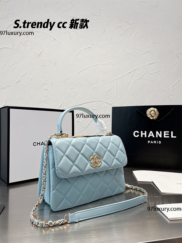 Chanel Trendy With Top Handle Bag da cừu màu xanh nhạt